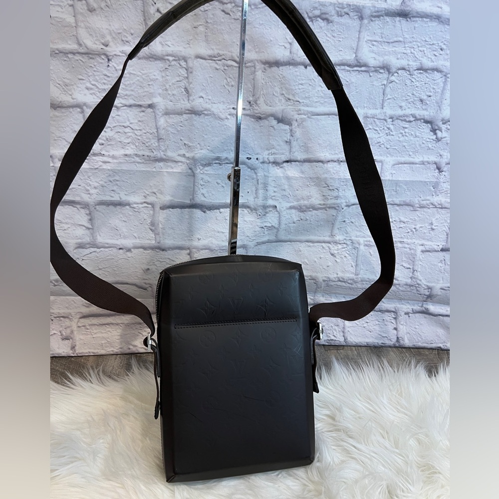 NEW ARRIVAL Louis Vuitton Bobby Shoulder Bag M46520 Monogram Glacé Crossbody